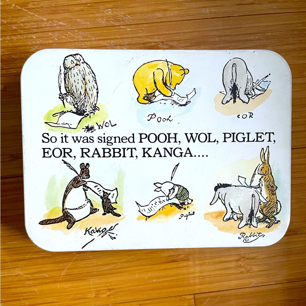 Winnie the Pooh Vintage Collectors Tin with notepad